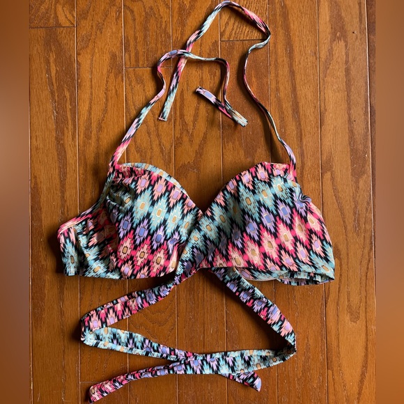 VS Swim Secret Wrap Halter - Warm Ikat Foil 34DD - Picture 3 of 5